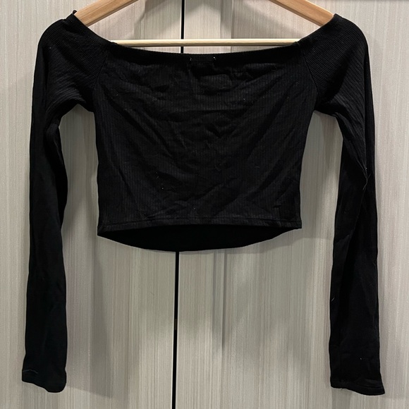 Garage Off-the-Shoulder Long Sleeve - Picture 3 of 3